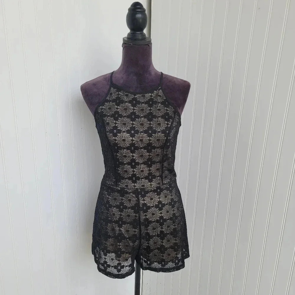 Bleuh Ciel Womans Romper Size S Lace Black Lined Nude Tan Sleevless Sttetch